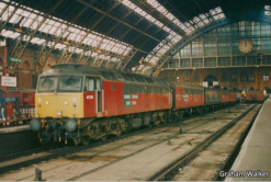 Gaugemaster Collection GM4240206 Class 47/4 47578 'Respected' in Rail Express Systems livery (OO Gauge)