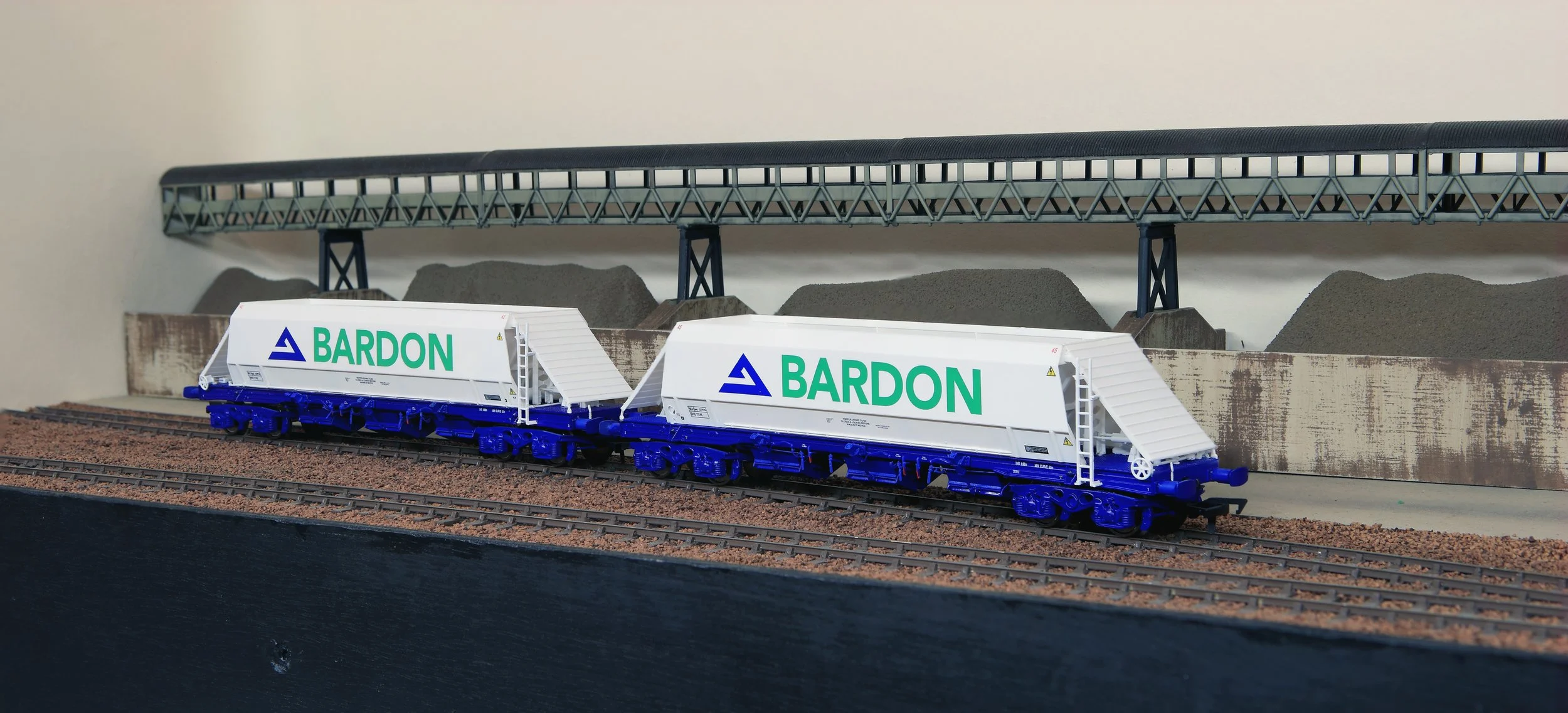Cavalex Models Bardon Aggregates White & Blue Livery PHA/JGA Hopper Wagon Single (OO Gauge)