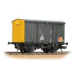 Bachmann Branchline 38-882 BR VEA Van BR Railfreight Distribution Sector (OO Gauge)