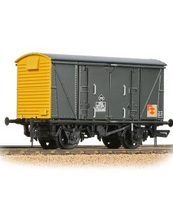 Bachmann Branchline 38-882 BR VEA Van BR Railfreight Distribution Sector (OO Gauge)