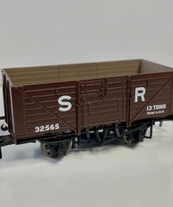 Rapido Trains 940005 8 plank open wagon diagram D1379 in SR brown (pre-1936) - 32565 (OO Gauge)
