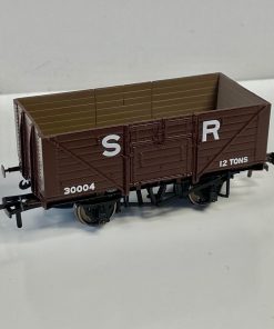 Rapido Trains 940009 D1379 8 Plank Wagon – SR No.30004 (OO Gauge)
