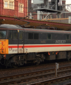 Dapol 2D-087-002 Class 87 87017 "Iron Duke" in Intercity Swallow Livery Dcc Ready N Gauge (Free Postage)