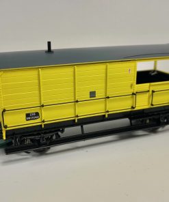 Rapido Trains 918010 ZXO Toad Brake van in Engineers yellow - DW17244 (OO Gauge)
