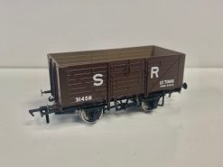 Rapido Trains 940003 8 plank open wagon diagram D1379 in SR brown (pre-1936) - 31458 (OO Gauge)
