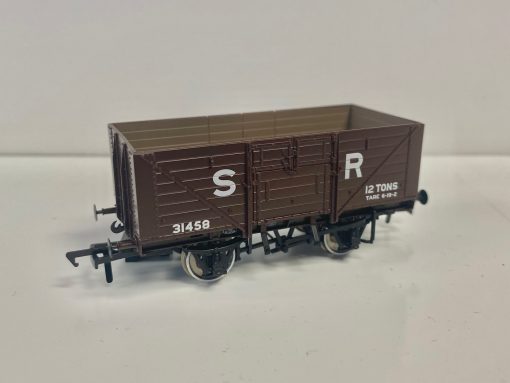 Rapido Trains 940003 8 plank open wagon diagram D1379 in SR brown (pre-1936) - 31458 (OO Gauge)