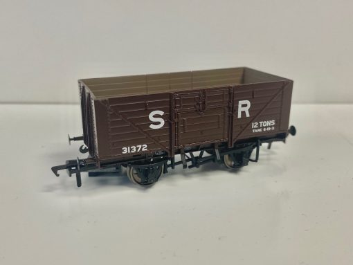 Rapido Trains 940004 8 plank open wagon diagram D1379 in SR brown (pre-1936) - 31372 (OO Gauge)