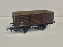 Rapido Trains 940012 8 plank open wagon diagram D1379 in SR brown (post-1936) - 31364 (OO Gauge)