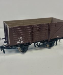 Rapido Trains 940013 D1379 8 Plank Wagon – SR No.31421 (OO Gauge)