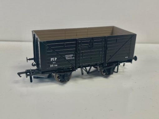 Rapido Trains 940031 8 plank open wagon diagram D1379 in BR departmental black - DS719 (OO Gauge)
