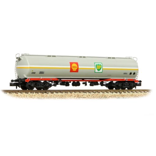 Graham Farish 373-564A BR 102T TEA Bogie Tank Wagon 'Shell/BP' Grey (N Gauge)