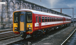 Heljan 5592 Class 155344 WYPTE 2 Car DMU Dcc Sound (OO Gauge) Free Postage
