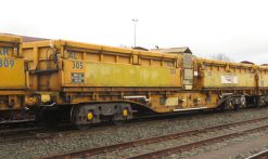 Dapol 4F-075-004 MRA Ballast Wagon Network Rail Yellow (OO Gauge)