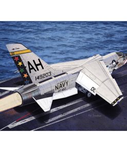Academy 12521 US Navy F-8E Crusader VF-162 'The Hunters' Fighter Aircraft (1:72 Scale)