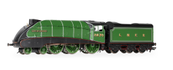 Hornby R30406 LNER - Streamlined B17 - 2870 'City of London' (ERA 3) Dcc Ready 21 Pin (OO Gauge) Free Postage