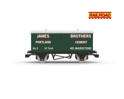 Hornby R60274 RailRoad: 'James Brothers' Vent Van (ERA 3) (OO Gauge)