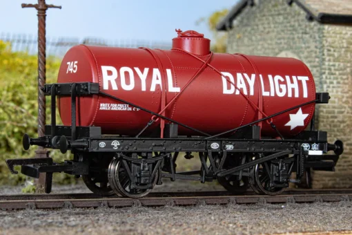 Oxford Rail OR76TK2010 12T Tank Wagon - Royal Daylight No.745 (OO Gauge)