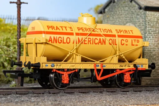 Oxford Rail OR76TK2011 12T Tank Wagon - Pratt's Perfection Spirit No.795 (OO Gauge)