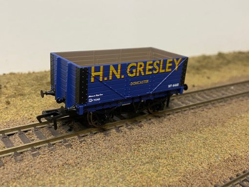 Rapido Trains 967426 RCH 1907 Private Owner 7 Plank Wagon Gresley No.4468 Era 3 (OO Gauge)