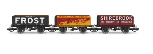 Hornby TT6042 7 Plank Wagon - Triple Pack (TT:120 Gauge)