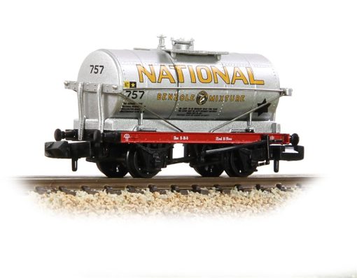 Graham Farish 373-650B 14T Tank Wagon 'National Benzole' Silver (N Gauge)