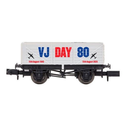 Dapol 2F-071-104 7 Plank Wagon VJ Day 80th Anniversary Airforce (N Gauge)