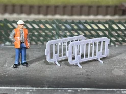 Alternative view of Rusty Rails Modelling RRM001 Work Barriers Pack of 5 (OO Gauge)