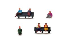 Hornby R7119 Sitting People (OO Gauge)