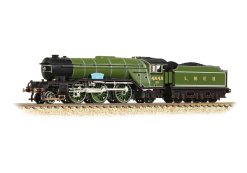 Graham Farish 372-611 LNER V2 4843 'Kings Own Yorkshire Light Infantry' LNER Lined Green Dcc Ready Next 18 Socket (N Gauge)