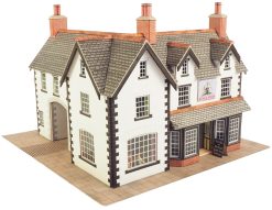 Metcalfe PO228 Coaching Inn (OO Gauge)