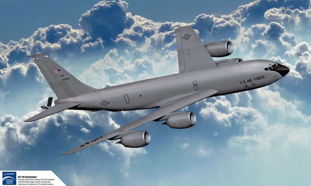 Academy 12638 US Air Force KC-135R Stratotanker Aerial Refueling Aircraft (1:144 Scale)