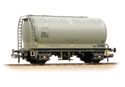 Bachmann Branchline 38-653 PCA Metalair Bulk Powder Wagon 'Freightliner Heavy Haul' Grey Weathered (OO Gauge)