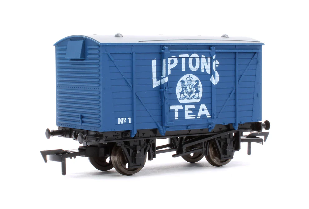 Dapol 4F-011-140 OO Gauge Ventilated Van Liptons Tea No.1 (OO Gauge)