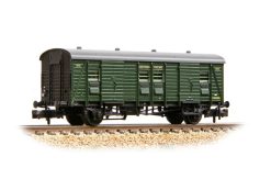 Graham Farish 374-418 SR PLV Passenger Luggage Van SR Maunsell Green (N Gauge)