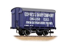 Bachmann Branchline 38-072A SR 12T Even Planked Ventilated Van 'Express Dairy Company' Blue (OO Gauge)