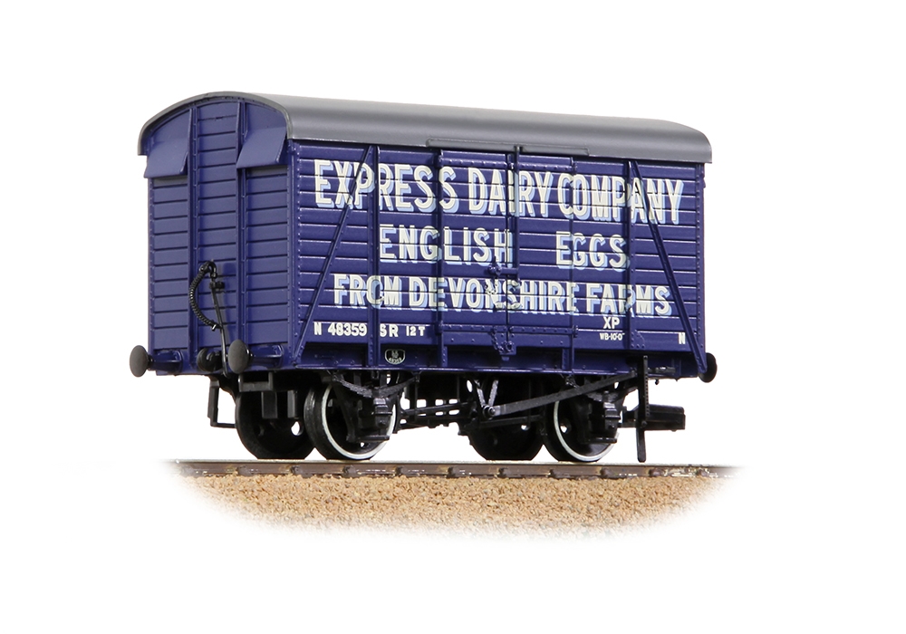Bachmann Branchline 38-072A SR 12T Even Planked Ventilated Van 'Express Dairy Company' Blue (OO Gauge)