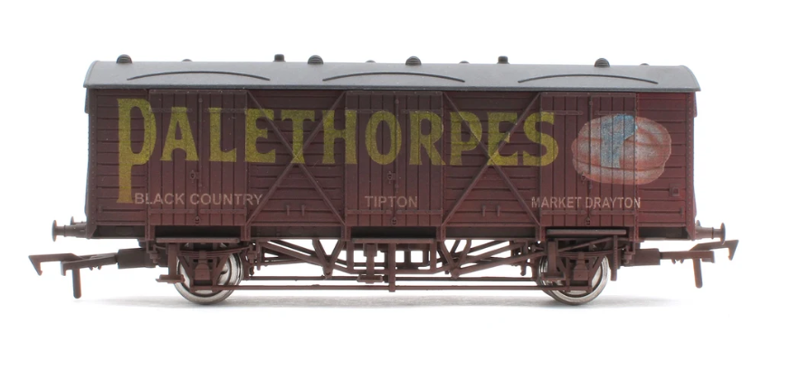 Dapol 4F-014-052 Fruit D Van Palethorpe Sausages Weathered (OO Gauge)